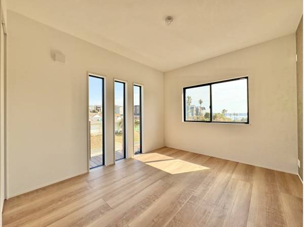 シンプルで上品な内装は、飽きのこないデザインで統一しました