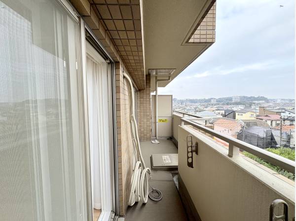 洗濯物も干しやすい広さのバルコニー