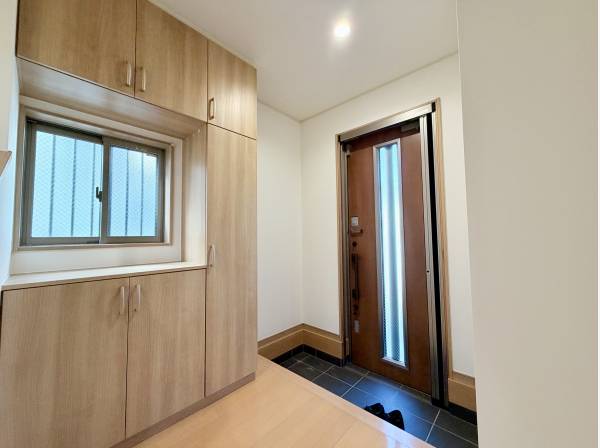 広めに使える玄関収納