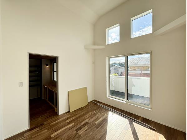 約9.1帖の主寝室