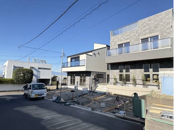 全3棟の分譲住宅です。