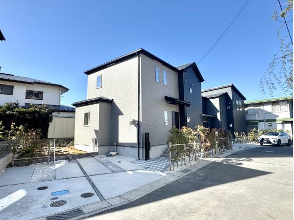 カースペースは2台分
自転車もOK