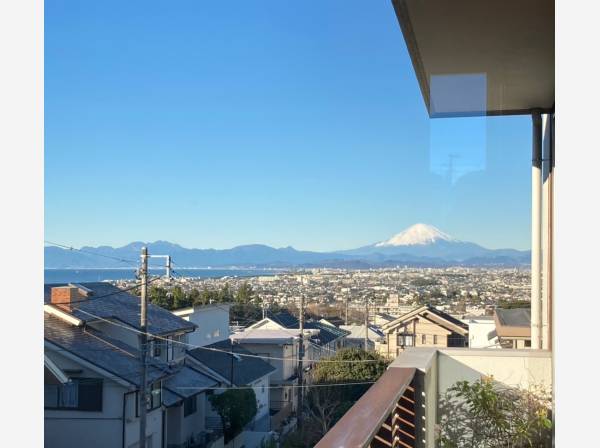 2階リビングから望む非日常空間/是非現地でこの眺望をご覧ください