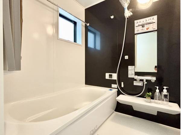 広々としたバスルーム