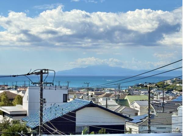 湘南の海。水平線を楽しむ特等席です。