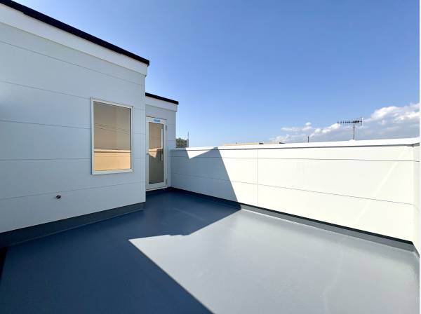 お庭がわりのルーフバルコニー