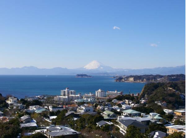 素晴らしい眺めが日常に広がります。披露山庭園より(約100ｍ)