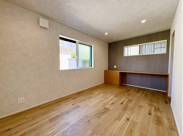 洋室は全3室、収納もしっかりと完備