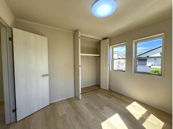各部屋収納完備となっております！こちらはお子さん部屋にいかがでしょう？
