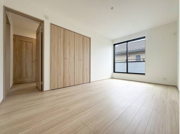 居室は全て二面採光を確保し風通しも良好です