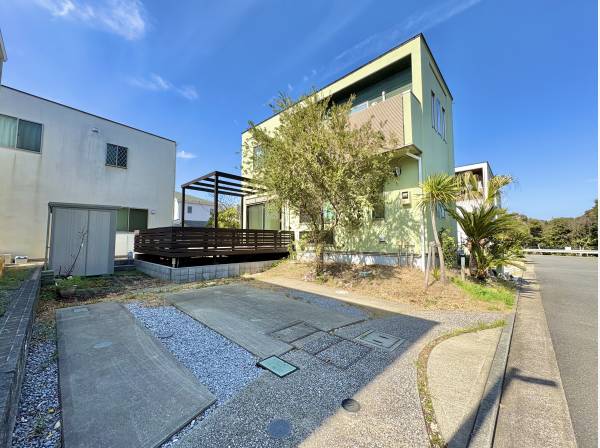 採光や通風が充分確保された心地良い住空間が望めます