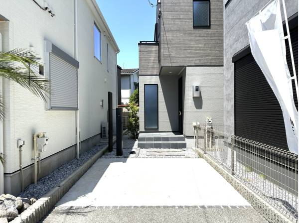 茅ヶ崎の街並みに映える素敵な外観