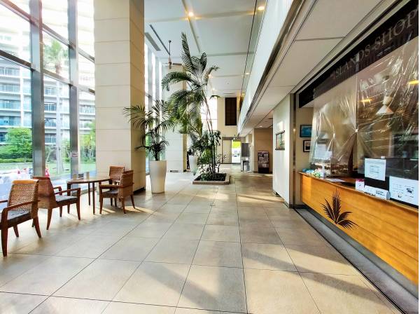 コミュニケーションが弾みそうなカフェラウンジ