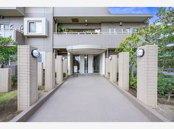 マンションエントランス