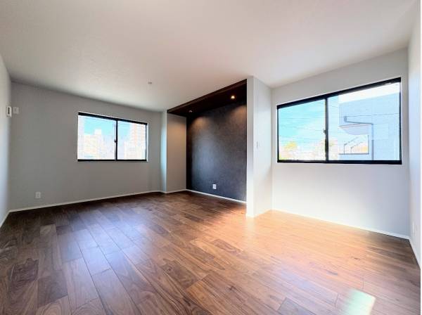 窓も多く気持ちの良い日当たり