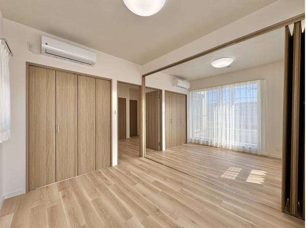 居室には爽やかな風をたっぷりと取り込み、気持ちの良い朝を迎えらます