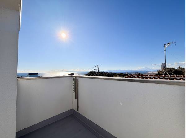 ルーフバルコニー日当たり良好です！