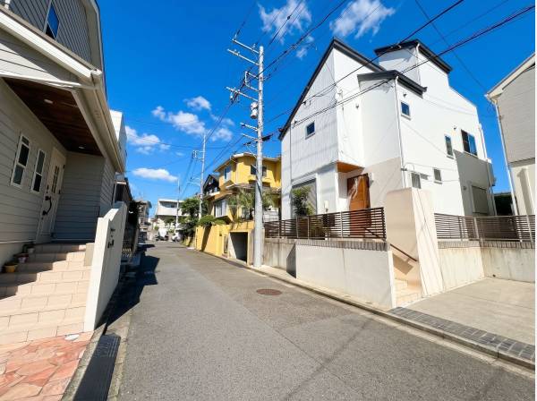 鎌倉高校前駅 徒歩3分(約240ｍ)。