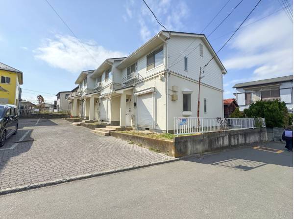 道路側から３世帯の棟