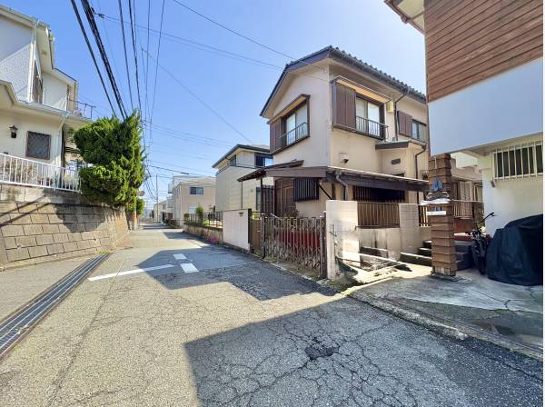 35.54つのの敷地は奥行きのある敷地です。