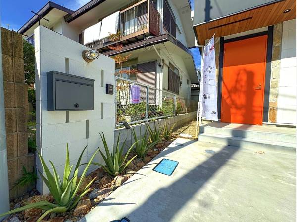 外構、植栽にもこだわりを感じますね。