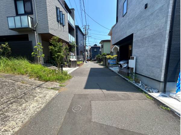 前面道路で御座います