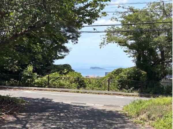 少し歩けば、ふと海が見える。そんな暮らしのステージ(約150ｍ)