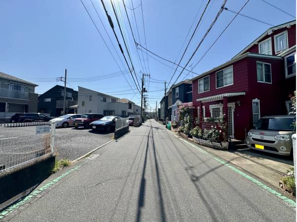 前面道路は幅員約5.5mとゆったり