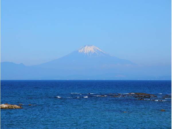 富士山を望むことができます！
現地より約1.3kmの逗子海岸です！