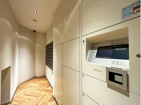 宅配ボックスやサーフボード置場など共有施設充実