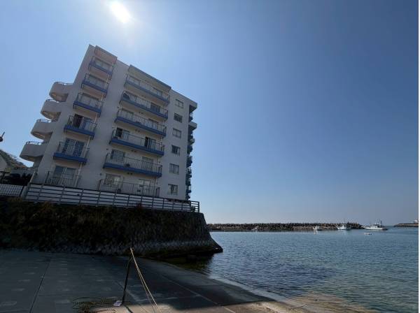 美しい海に面しており、潮風が心地良いロケーション