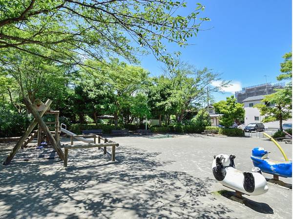 台5丁目公園まで徒歩3分。（約200m）
