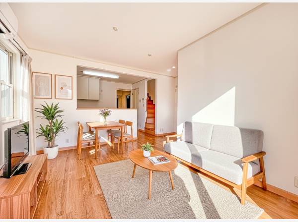 陽当たりの良い1階ＬＤＫ（エアコン以外の家具類はイメージ画像です）