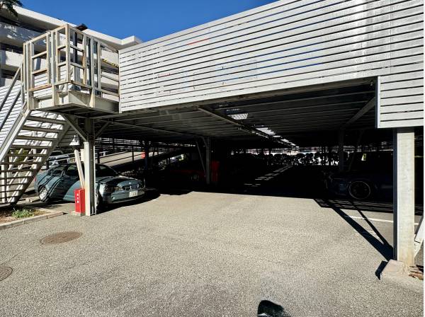 駐車場は平置きタイプです（空き状況は要確認）