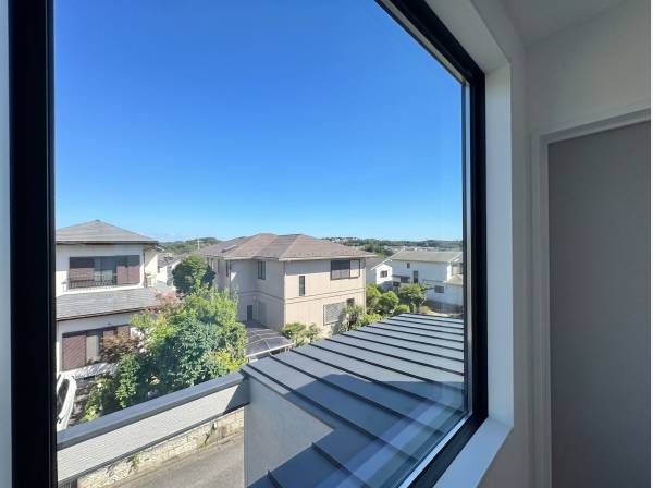 窓から見渡す西鎌倉の風景