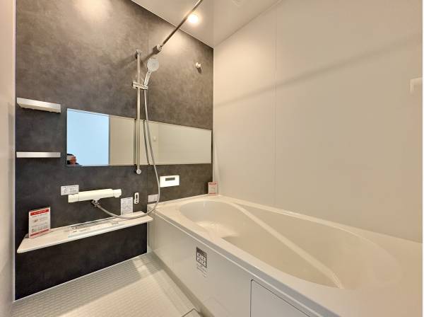 浴室乾燥機能も完備していますので、雨の日のお洗濯も安心です。