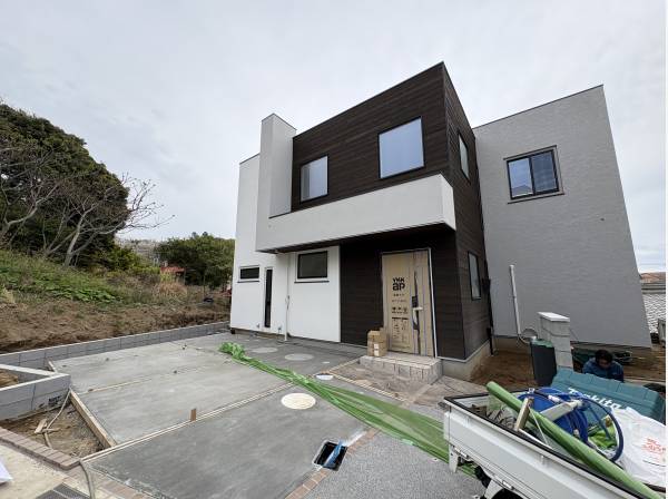 外観です　カースペースは２台です