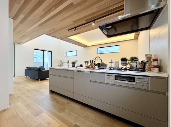 対面式のシステムキッチン