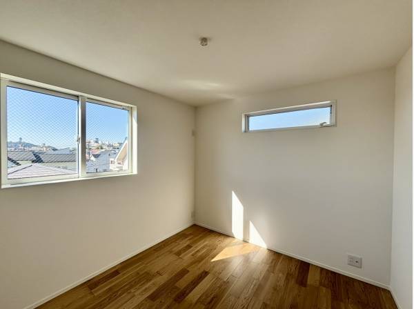 洋室から江ノ島が見えます