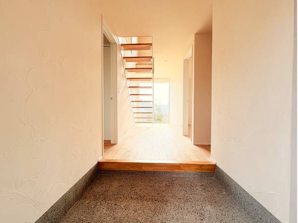 断熱性も高く、木のぬくもりが入った瞬間に広がります。