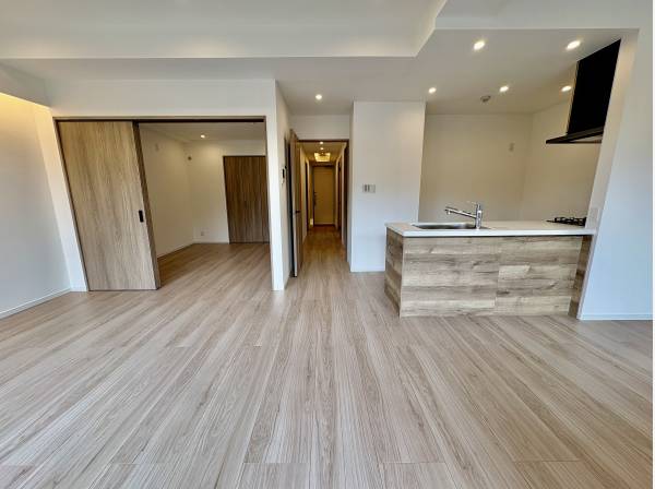 リビングダイニングからは庭が見えますよ！