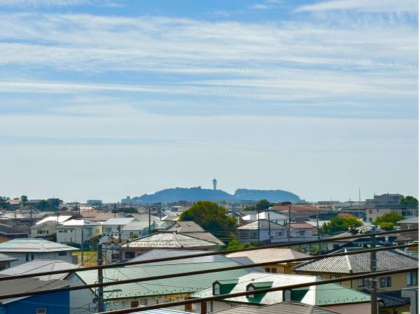 ルーフバルコニーから江ノ島も望めます！