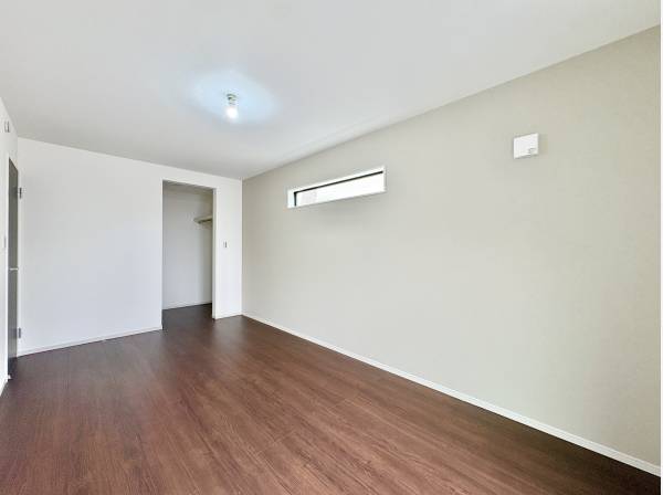 家具の配置も考えやすい居室です。