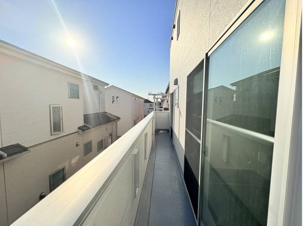 南側バルコニーは日当たりも良好