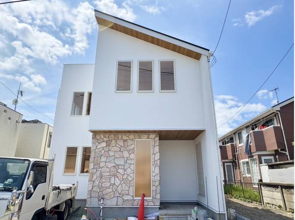 湘南らしいデザインが目を惹くお住まいです