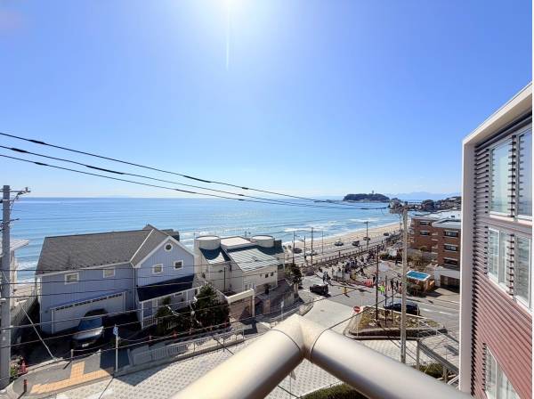 江ノ島や水平線を眺める湘南ならではの絶景