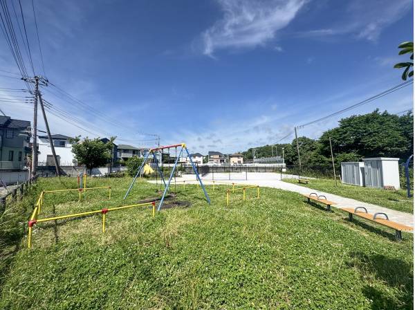 白旗廻り第三公園まで徒歩2分（約160m）