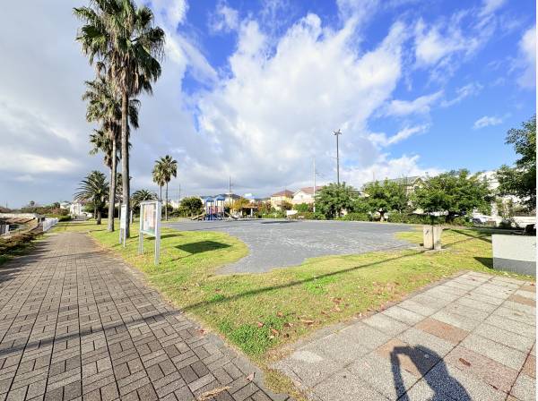 せせらぎ公園　約120ｍ