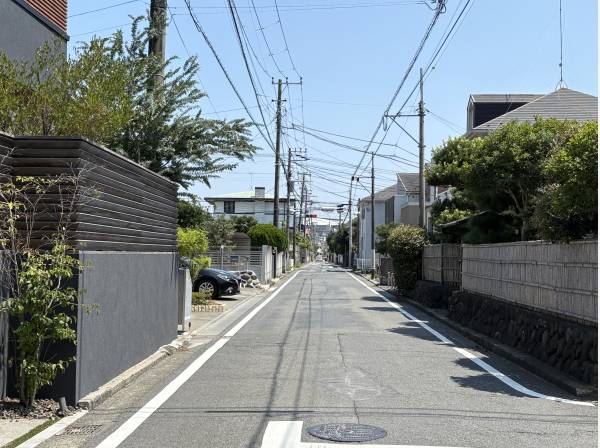 バス通りからすぐと車でのアプローチも良好です

