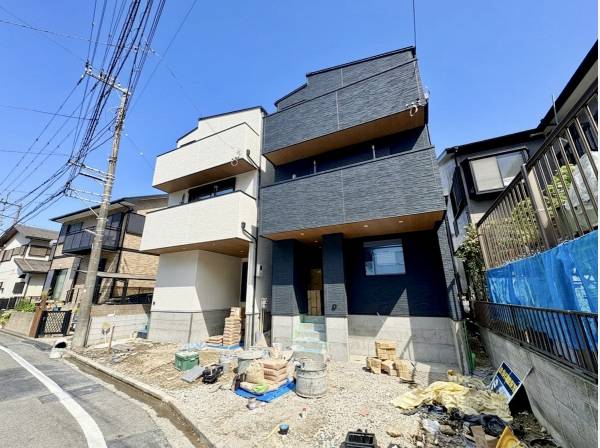 前面道路は藤沢市公道6.5ｍです。